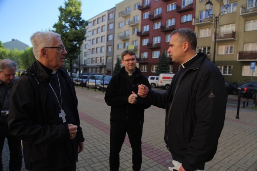 Kopułę katowickiej katedry odwiedził abp Wiktor Skworc