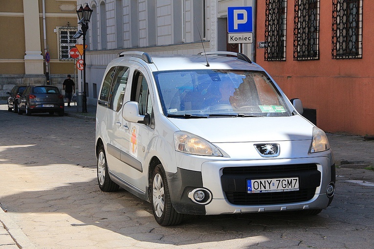 Żółte koszulki w Nysie - marsz wsparł hospicjum