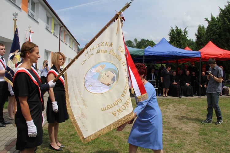 Gorzejowa - Jaworze Górne: Nadanie szkole imienia św. Jana Pawła II