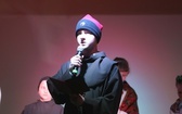 Patriotyczne widowisko w wykonaniu uczniów i abolwentów SP w Malcu