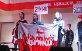 Patriotyczne widowisko w wykonaniu uczniów i abolwentów SP w Malcu
