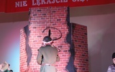 Patriotyczne widowisko w wykonaniu uczniów i abolwentów SP w Malcu