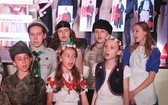 Patriotyczne widowisko w wykonaniu uczniów i abolwentów SP w Malcu