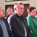 Patriotyczne widowisko w wykonaniu uczniów i abolwentów SP w Malcu