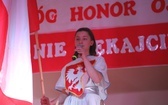 Patriotyczne widowisko w wykonaniu uczniów i abolwentów SP w Malcu
