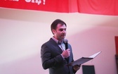 Patriotyczne widowisko w wykonaniu uczniów i abolwentów SP w Malcu
