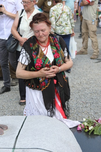 Poświęcenie pomnika pomordowanych żołnierzy "Bartka" w Starym Grodkowie