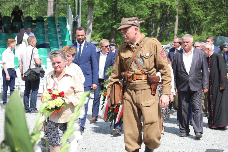 Poświęcenie pomnika pomordowanych żołnierzy "Bartka" w Starym Grodkowie