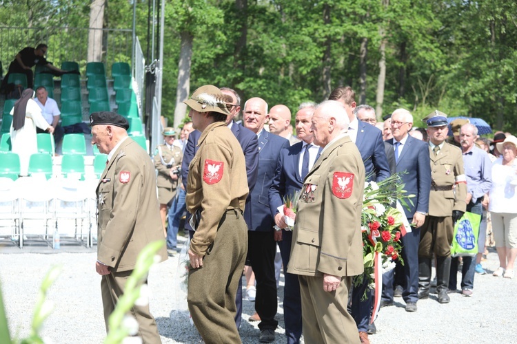 Poświęcenie pomnika pomordowanych żołnierzy "Bartka" w Starym Grodkowie