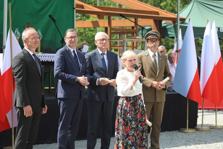 Poświęcenie pomnika pomordowanych żołnierzy "Bartka" w Starym Grodkowie