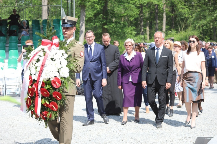 Poświęcenie pomnika pomordowanych żołnierzy "Bartka" w Starym Grodkowie