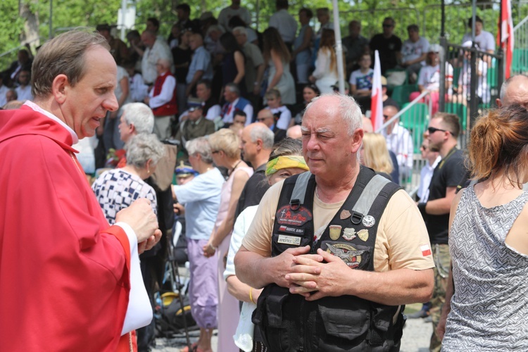 Poświęcenie pomnika pomordowanych żołnierzy "Bartka" w Starym Grodkowie