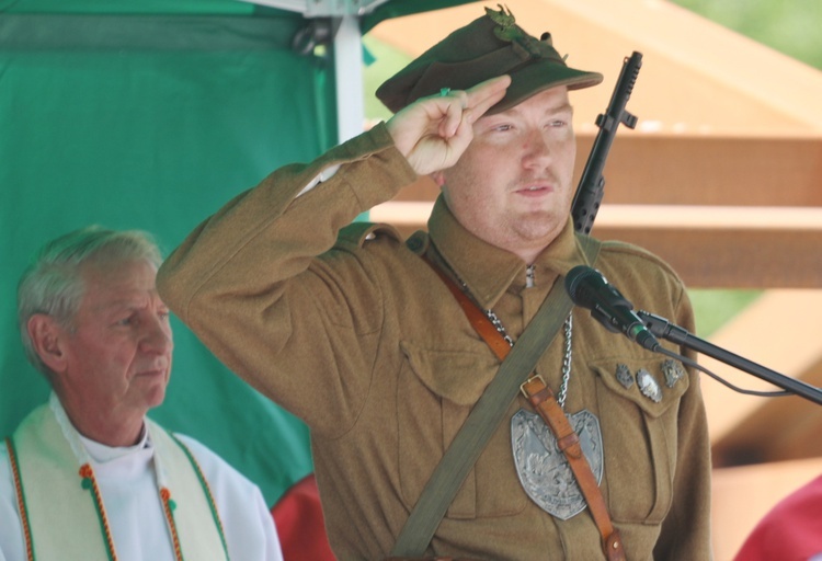 Poświęcenie pomnika pomordowanych żołnierzy "Bartka" w Starym Grodkowie