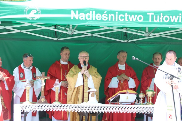 Poświęcenie pomnika pomordowanych żołnierzy "Bartka" w Starym Grodkowie