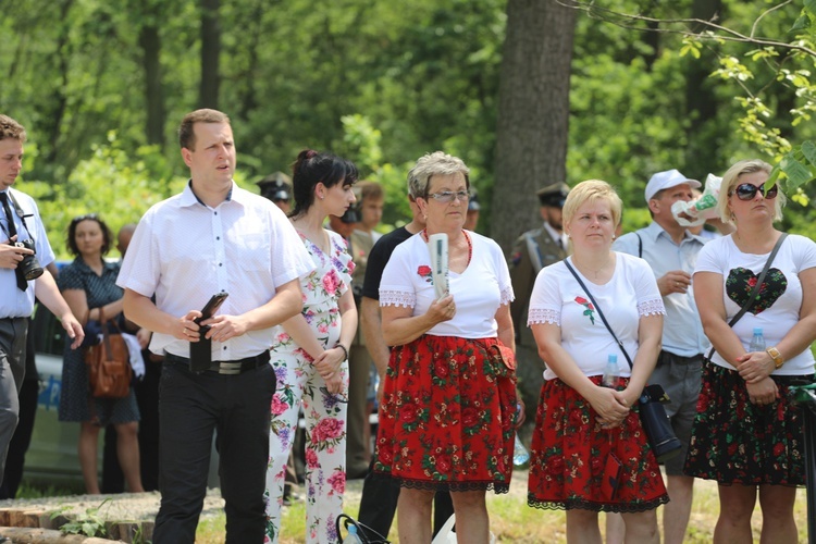 Poświęcenie pomnika pomordowanych żołnierzy "Bartka" w Starym Grodkowie