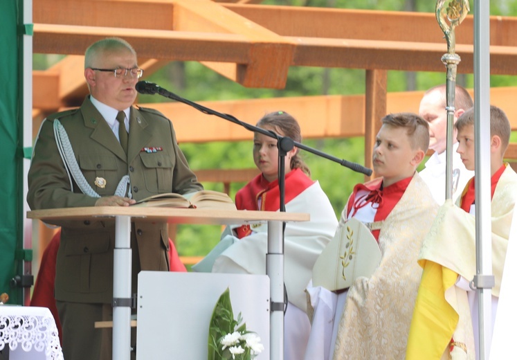 Poświęcenie pomnika pomordowanych żołnierzy "Bartka" w Starym Grodkowie