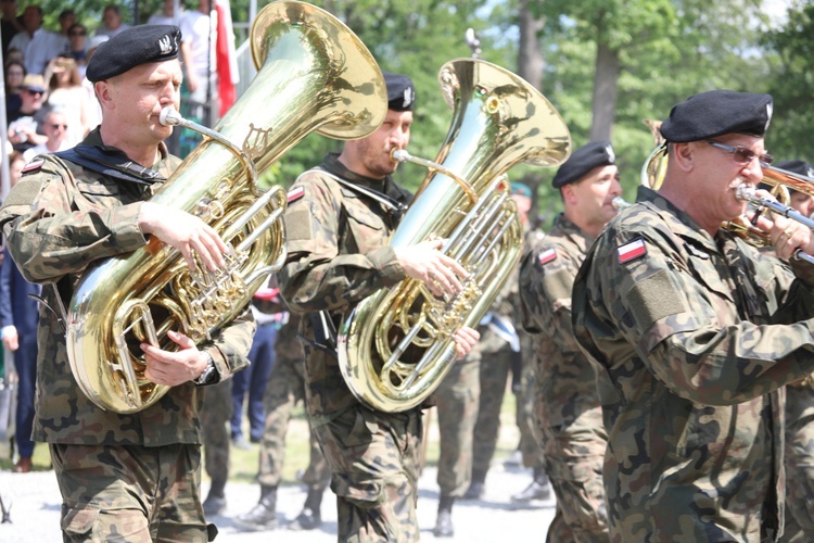 Poświęcenie pomnika pomordowanych żołnierzy "Bartka" w Starym Grodkowie