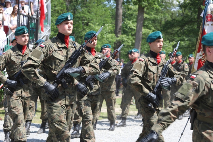 Poświęcenie pomnika pomordowanych żołnierzy "Bartka" w Starym Grodkowie