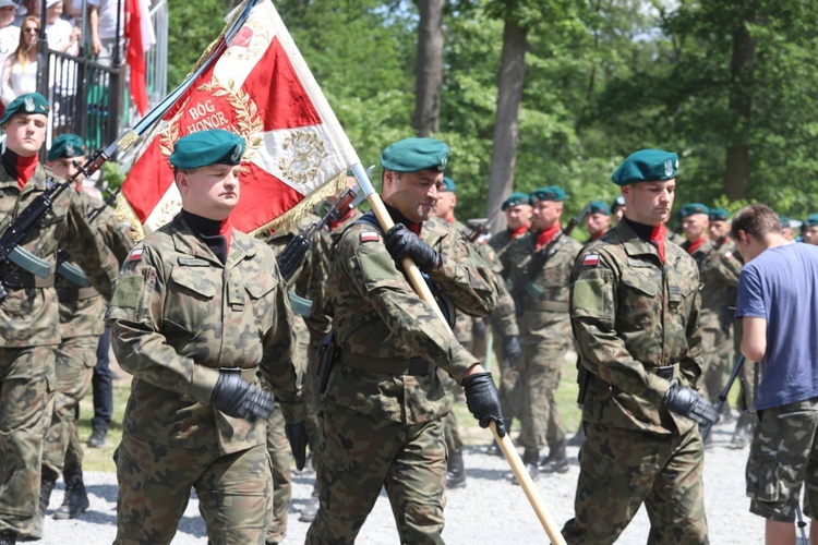 Poświęcenie pomnika pomordowanych żołnierzy "Bartka" w Starym Grodkowie