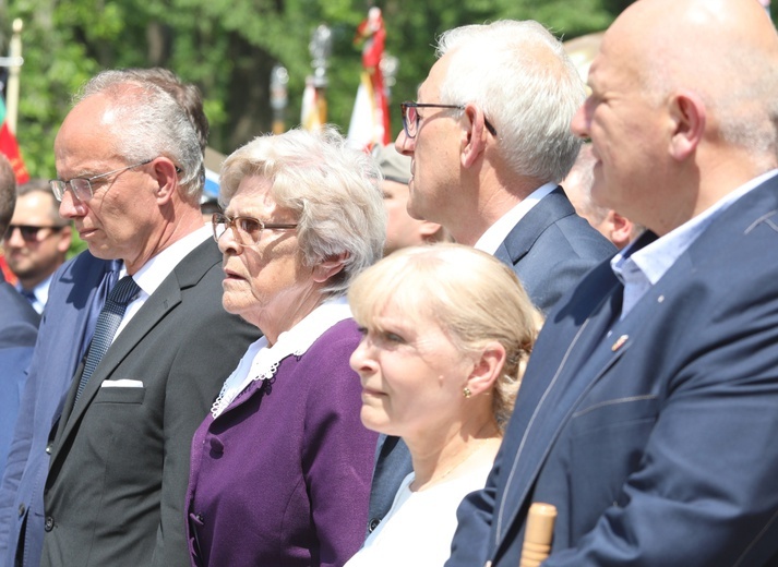 Poświęcenie pomnika pomordowanych żołnierzy "Bartka" w Starym Grodkowie