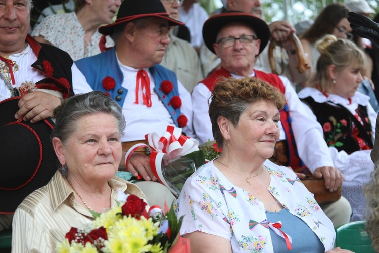 Poświęcenie pomnika pomordowanych żołnierzy "Bartka" w Starym Grodkowie