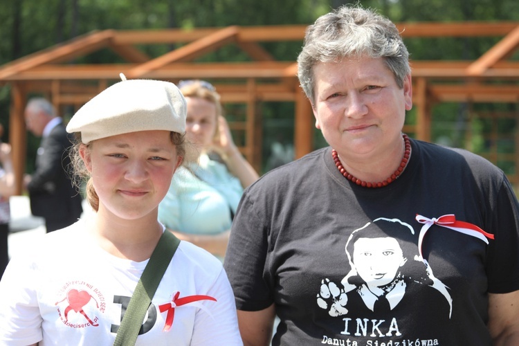 Poświęcenie pomnika pomordowanych żołnierzy "Bartka" w Starym Grodkowie