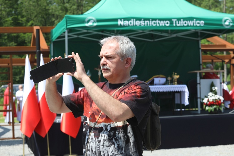 Poświęcenie pomnika pomordowanych żołnierzy "Bartka" w Starym Grodkowie