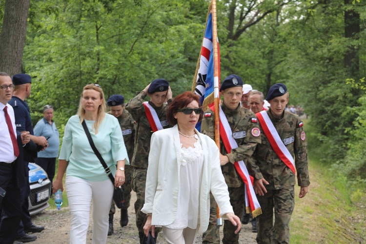 Poświęcenie pomnika pomordowanych żołnierzy "Bartka" w Starym Grodkowie