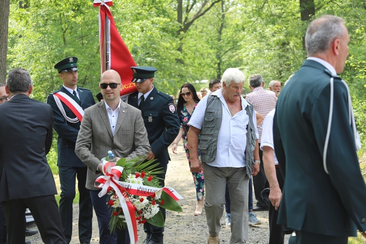 Poświęcenie pomnika pomordowanych żołnierzy "Bartka" w Starym Grodkowie