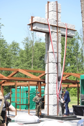 Poświęcenie pomnika pomordowanych żołnierzy "Bartka" w Starym Grodkowie