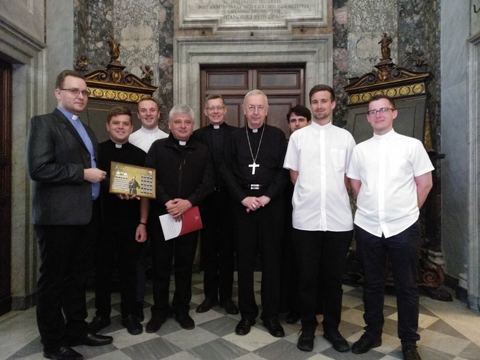 Z kard. Konradem Krajewskim, abp. Stanisławem Gądeckim, ks. prał. Piotrem Bajorem...