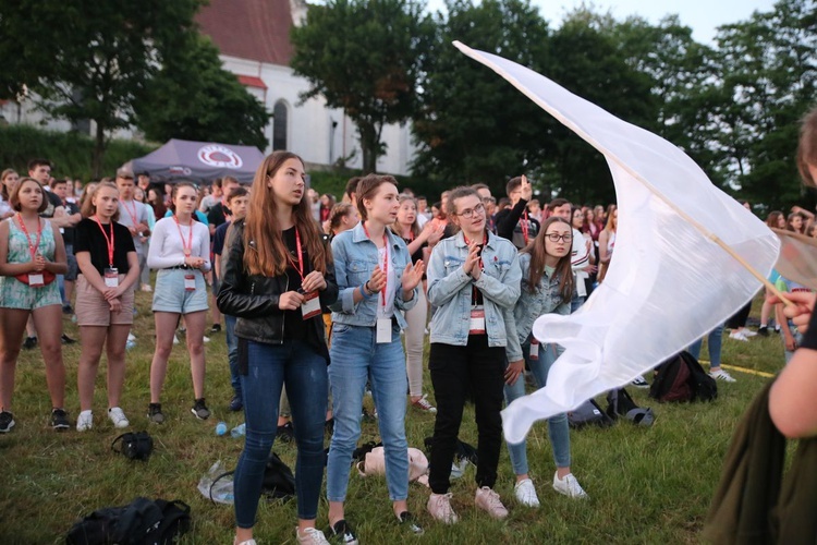 Wieczorne spotkanie młodych