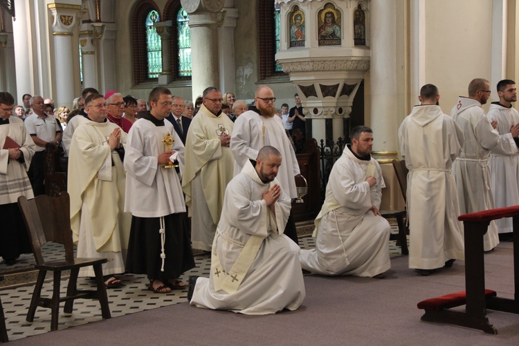 Panewniki. Święcenia u franciszkanów i cystersów