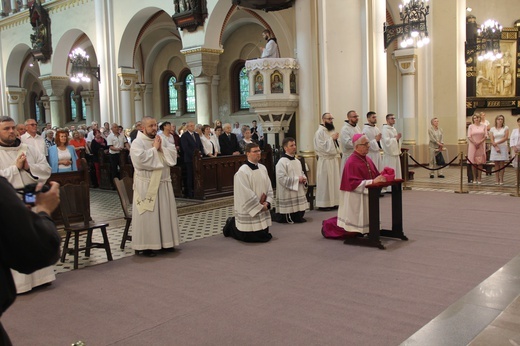 Panewniki. Święcenia u franciszkanów i cystersów
