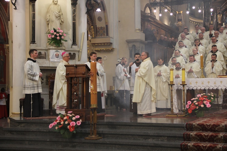 Panewniki. Święcenia u franciszkanów i cystersów