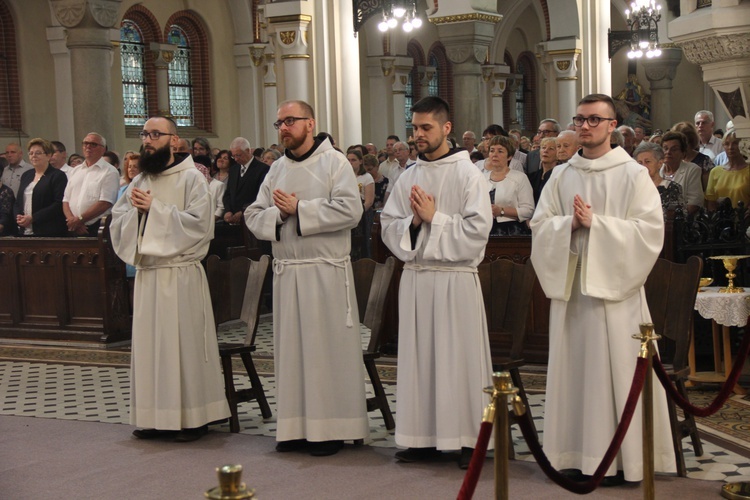 Panewniki. Święcenia u franciszkanów i cystersów