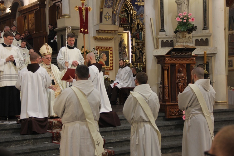 Panewniki. Święcenia u franciszkanów i cystersów