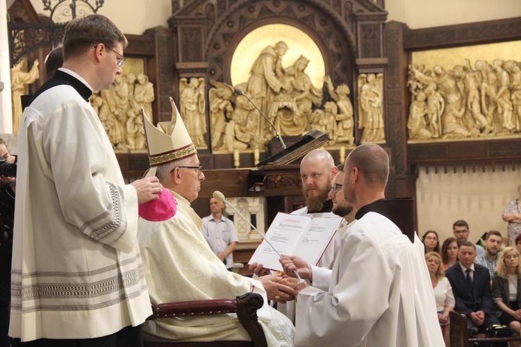 Panewniki. Święcenia u franciszkanów i cystersów