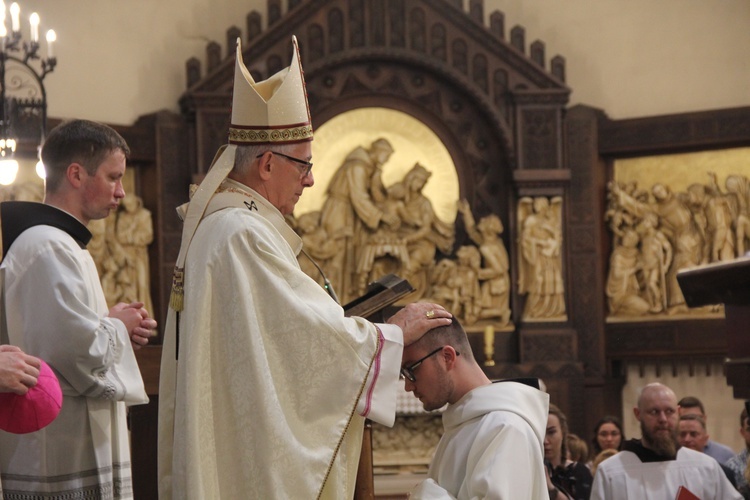 Panewniki. Święcenia u franciszkanów i cystersów