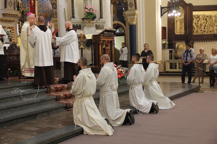 Panewniki. Święcenia u franciszkanów i cystersów