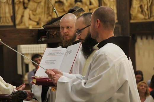 Panewniki. Święcenia u franciszkanów i cystersów