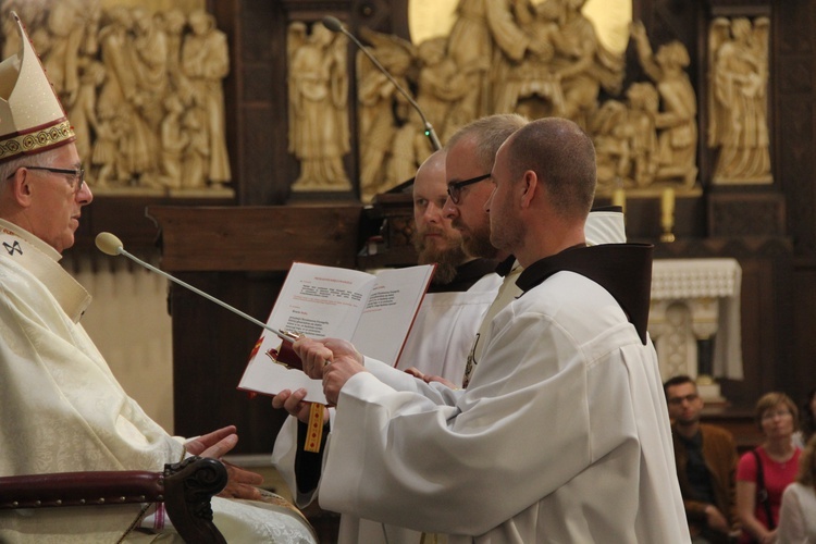 Panewniki. Święcenia u franciszkanów i cystersów