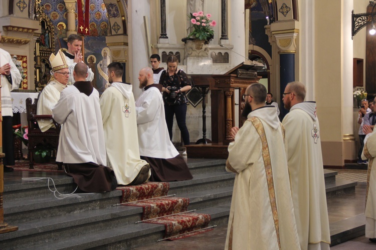 Panewniki. Święcenia u franciszkanów i cystersów