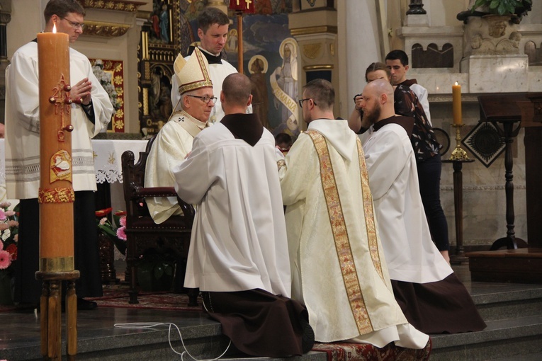 Panewniki. Święcenia u franciszkanów i cystersów