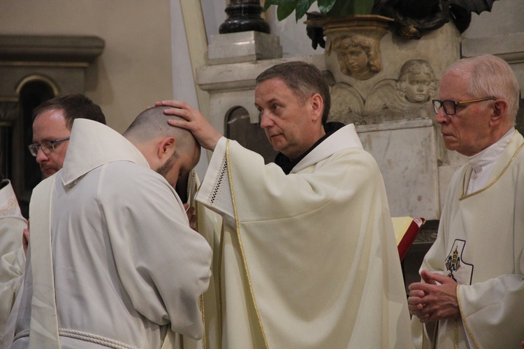 Panewniki. Święcenia u franciszkanów i cystersów