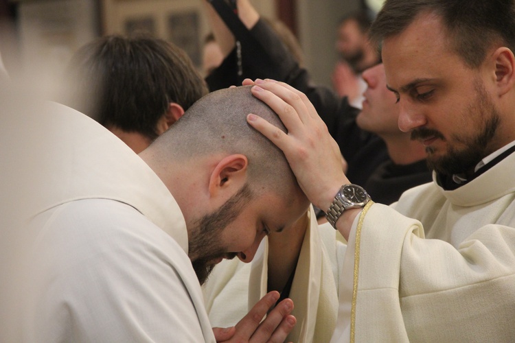 Panewniki. Święcenia u franciszkanów i cystersów