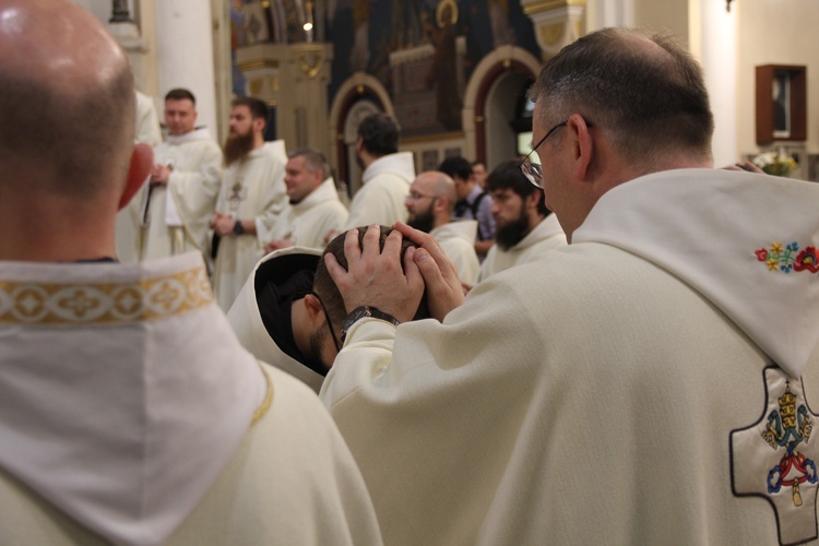 Panewniki. Święcenia u franciszkanów i cystersów