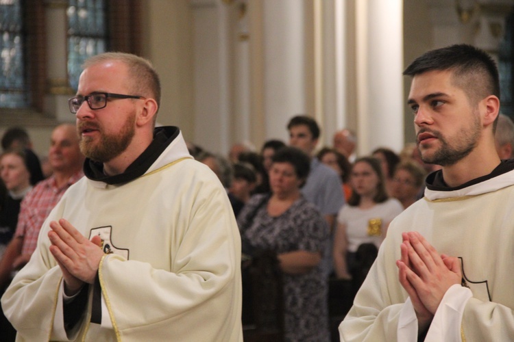 Panewniki. Święcenia u franciszkanów i cystersów