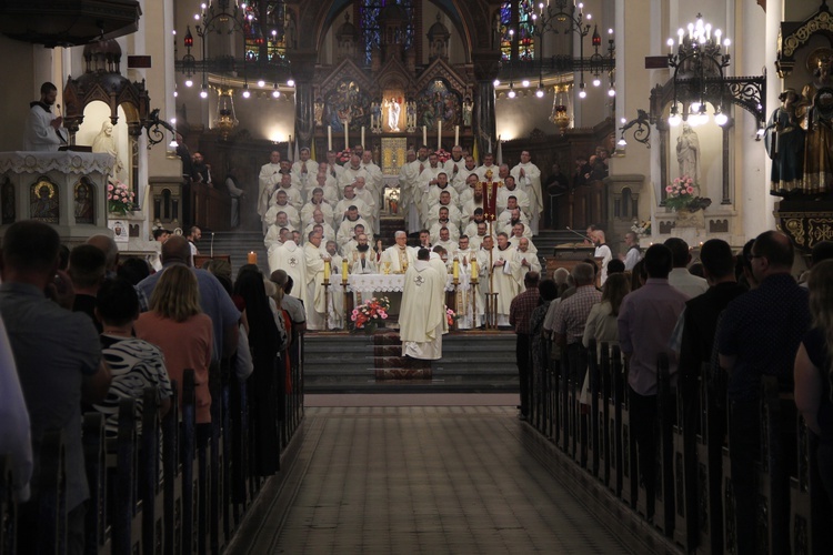 Panewniki. Święcenia u franciszkanów i cystersów