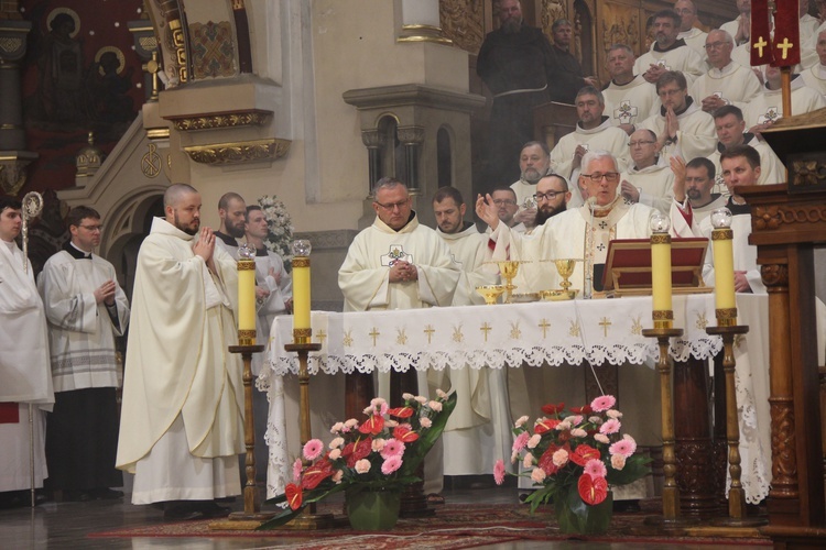 Panewniki. Święcenia u franciszkanów i cystersów